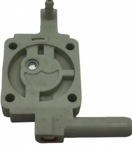 [Z010-056-A000] Placa base bomba de combustible STIHL para Motoguadaña FS 235. Código: Z010056A000 o Z010 056 A000